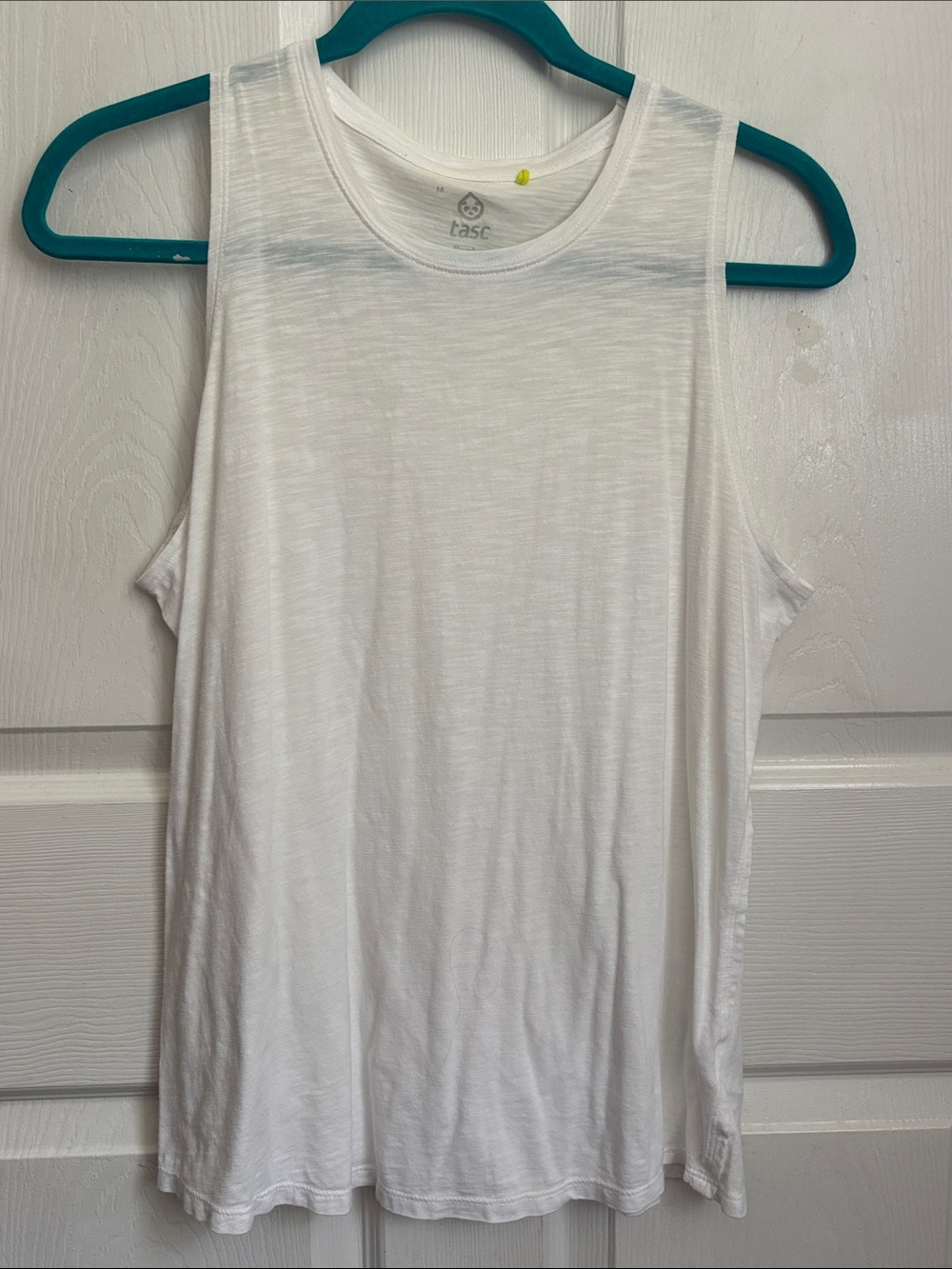 Tasc Bamboo Performance Technology White Women's Tank Top size Medium burn out
